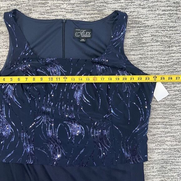 Elegant Navy Blue Sleeveless Dress - Picture 9 of 16